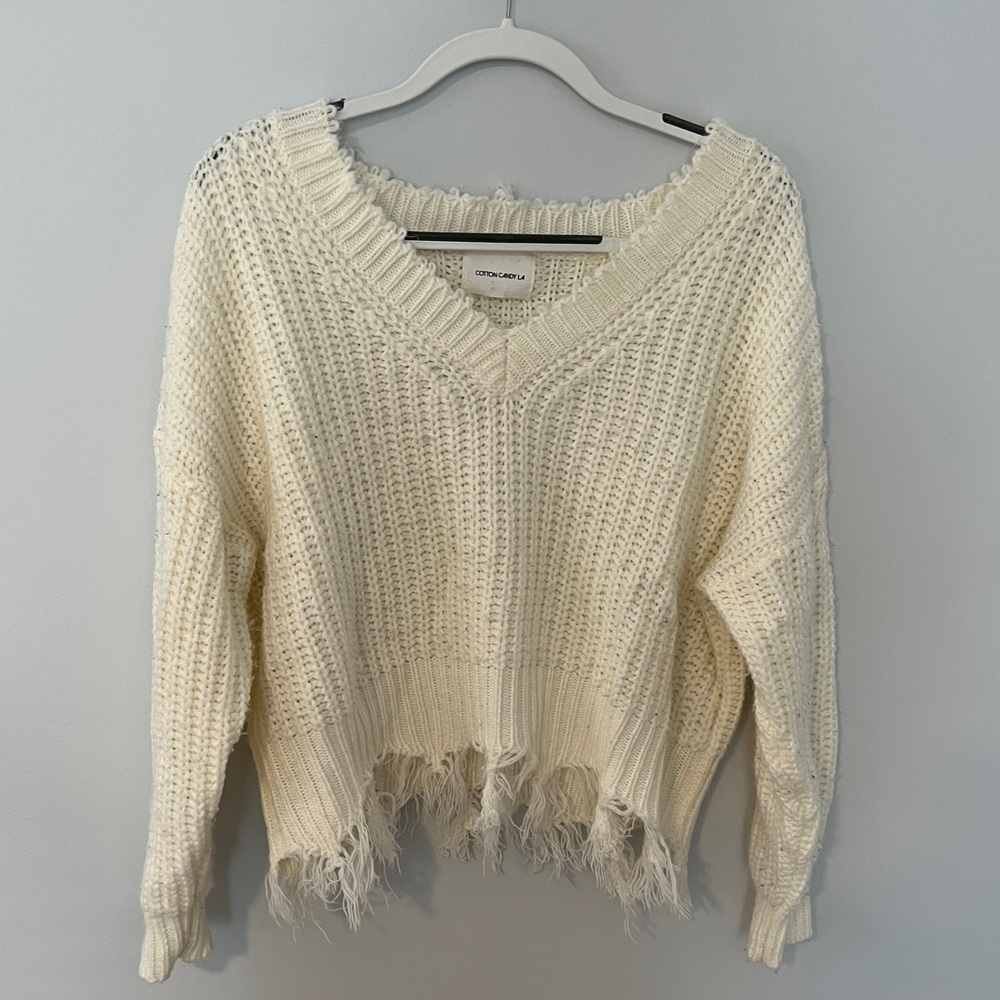 White sweater😍